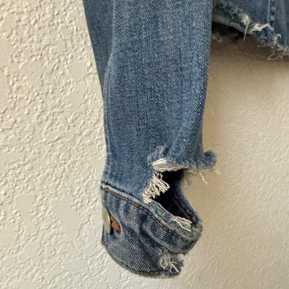 Joe’s Women’s Distressed Frannie Relaxed Slightly Thrashed Denim Jacket Small - Picture 4 of 16